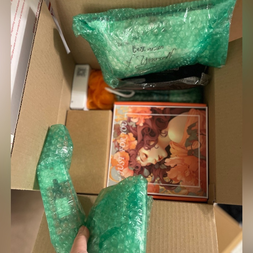 High END Amazon MYSTERY Box, Brand New 📦 🔥 NO JUNK, Gifts, Men Women 5 ⭐️ rating - Picture 11 of 16